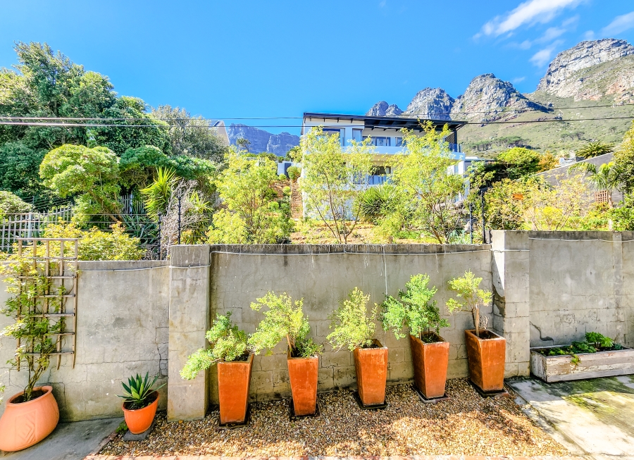 11 Bedroom Property for Sale in Camps Bay Western Cape